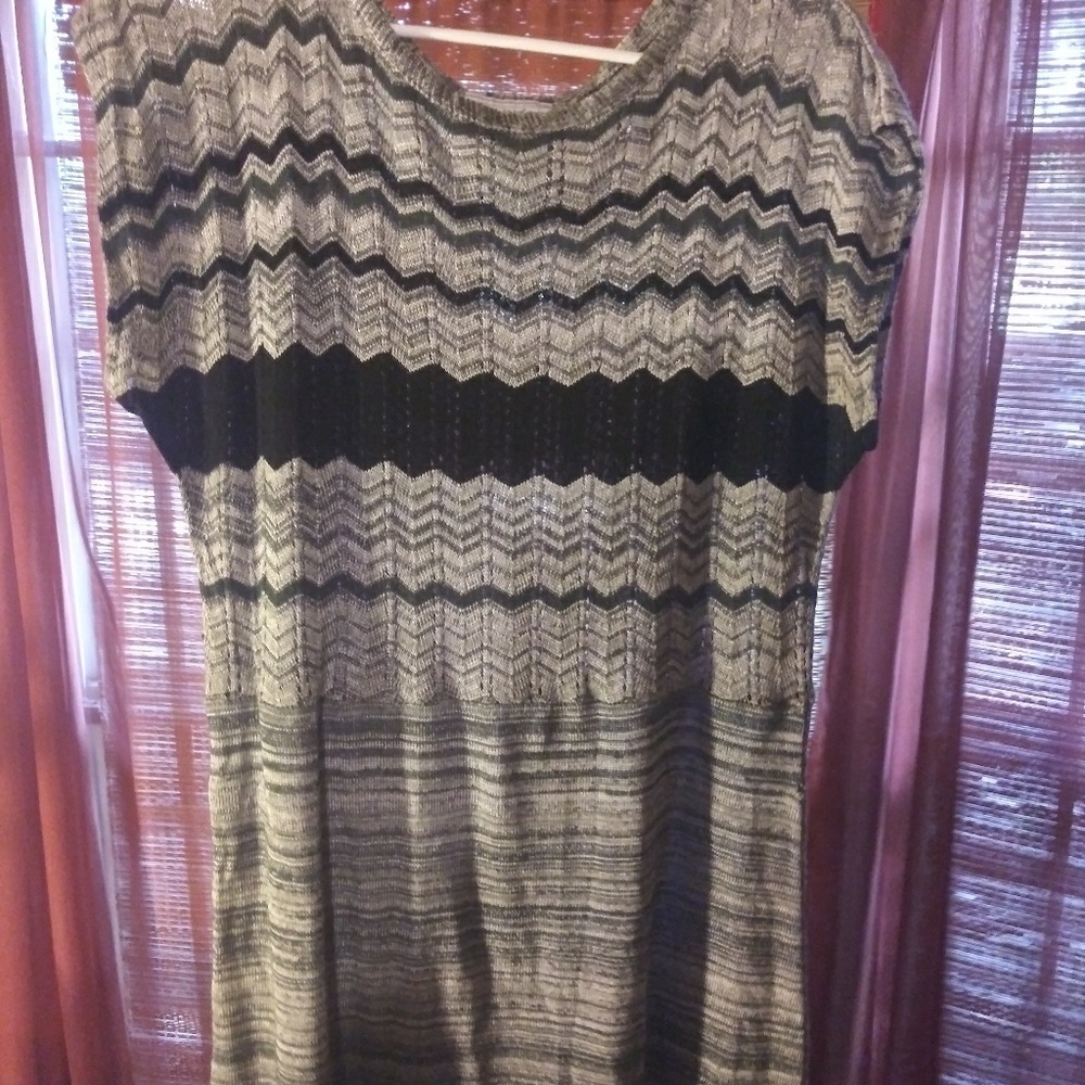 Black printed sweater dress